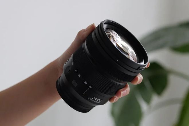 1M2E及大光圈变焦镜头LUMIX S 24-60mm F28麻将胡了试玩平台松下推出全画幅无反相机LUMIX S1M2S(图3)