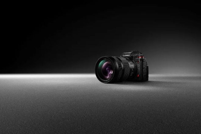 1M2E及大光圈变焦镜头LUMIX S 24-60mm F28麻将胡了试玩平台松下推出全画幅无反相机LUMIX S1M2S(图6)
